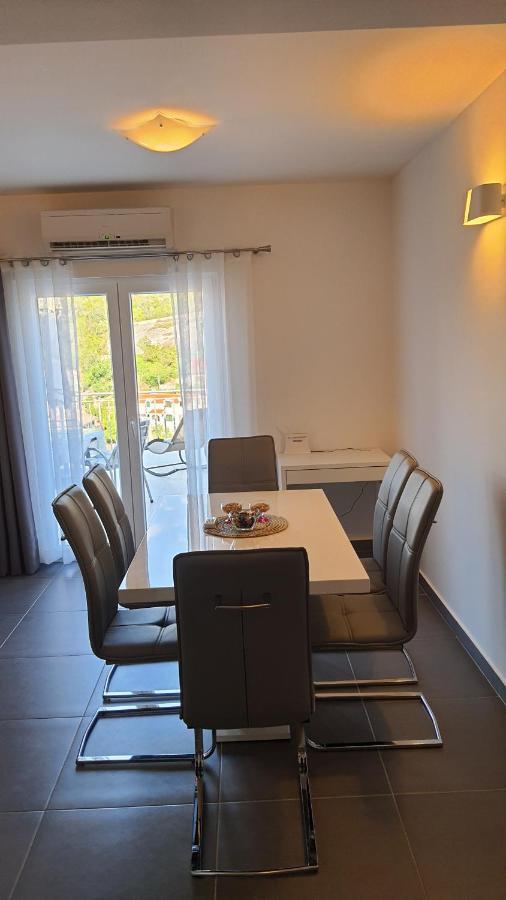 Apartments With Sea View Stomorska Εξωτερικό φωτογραφία